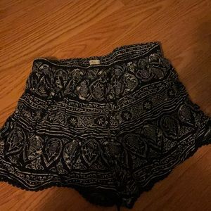 Hollister patterned flowy shorts